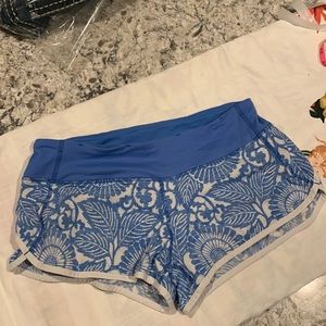 Lululemon ultra short ll, Beachy floral blue size 6